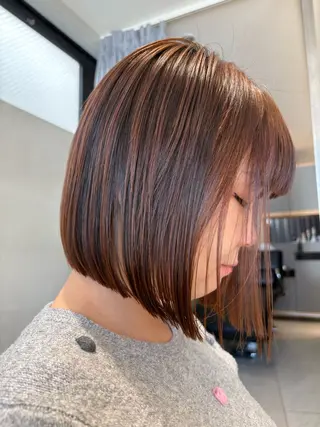 ミディアム カラー パーマ ボブカット/ えのもとりきのヘアスタイル