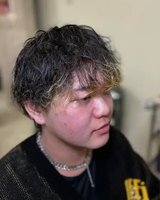 カラー パーマ メンズ 会社で浮かない ビジネスヘア/心斎橋のヘアスタイル