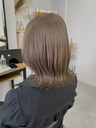 ミディアム カラー Mina/岡山/矯正 ブリーチ/レイヤーのヘアスタイル