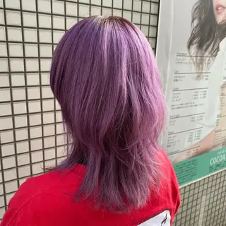 ミディアム カラー 伊東 彩花のヘアスタイル