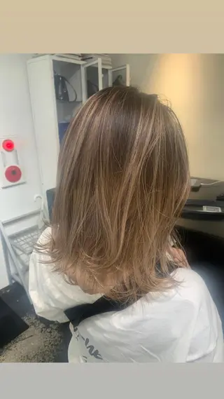 セミロング カラー レイヤーカット/艶髪 ✨💭KIRARIのヘアスタイル