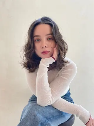 ミディアム パーマ 土屋 美賀のヘアスタイル