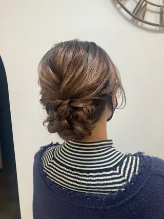 ヘアアレンジ MOLLASALON 浅香山店所属・髪質改善カラー 縮毛矯正🤍辻桃加のヘアスタイル