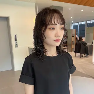 セミロング パーマ ブリーチ/レイヤー 🌻Mutsumiのヘアスタイル