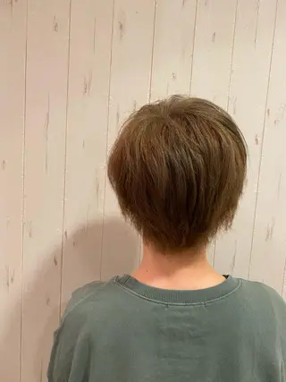 ショート カラー くろいわ りほのヘアスタイル