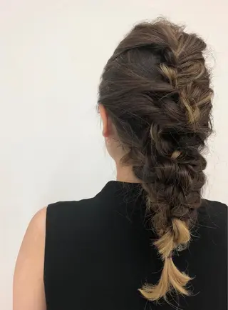 ロング ヘアアレンジ Ｄirector 　徳久　真紀の眉毛・アイブロウイメージ