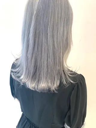 セミロング カラー ハイトーン/ウルフ /小澤凌祐🦕のヘアスタイル