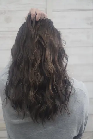 ロング カラー ヘアアレンジ 枝毛カット＆髪質改善 満足NO.1岡しゃんのヘアスタイル
