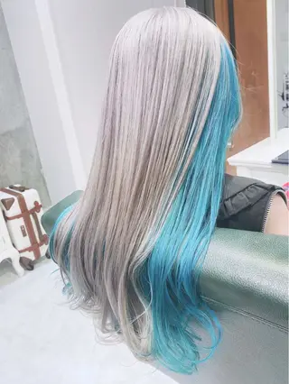 ロング カラー ヘアアレンジ 𝐑𝐈𝐍𝐊𝐀 🐣🩷のヘアスタイル