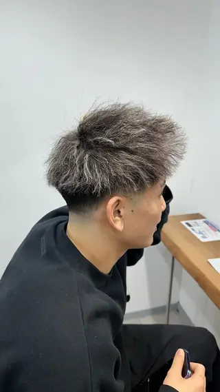 カラー パーマ メンズ 律喜/パーマ /メンズ/フェードのヘアスタイル