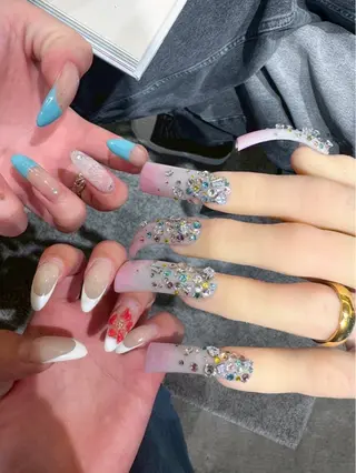 ネイル *RAIMU* HOLOGRAMのネイルデザイン