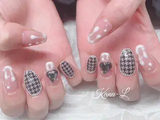 ネイル 芦辺 香奈のネイルデザイン