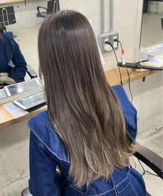 ロング カラー 安住 日花のヘアスタイル