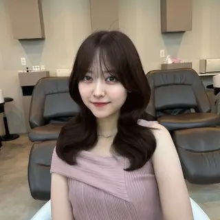 ミディアム カラー Aura所属・丸山 心 / 艶カラーのヘアスタイル