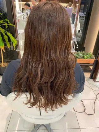 ロング 内山 歩美のヘアスタイル