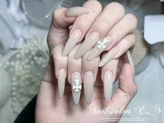 ネイル E.N🦋 長さ出し/持ち込みのネイルデザイン