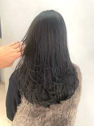 セミロング 海外レイヤーカット 🇺🇸山村拓士のヘアスタイル