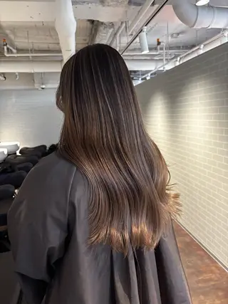 ロング カラー ヘアアレンジ グランルッソ所属・岡山× バレイヤージュカラーのヘアスタイル