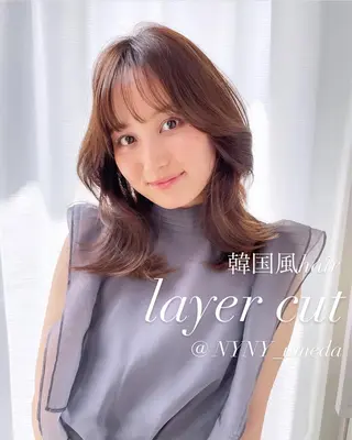 セミロング カラー 韓国レイヤーカット/ ダブルカラーのヘアスタイル