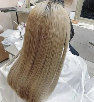 ロング カラー Zina天王寺 CHIAKIのヘアスタイル