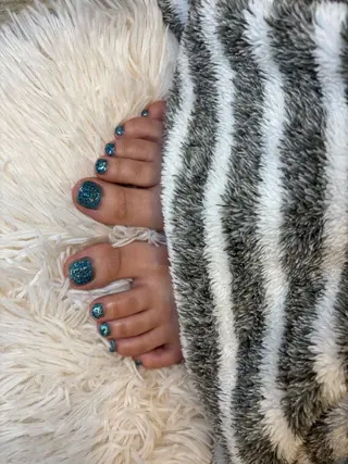 ネイル CHARIS  長岡店所属・森本 結羽のネイルデザイン