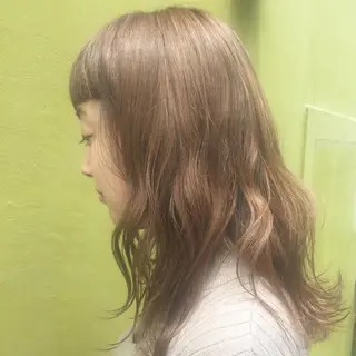 セミロング 齋藤 咲のヘアスタイル