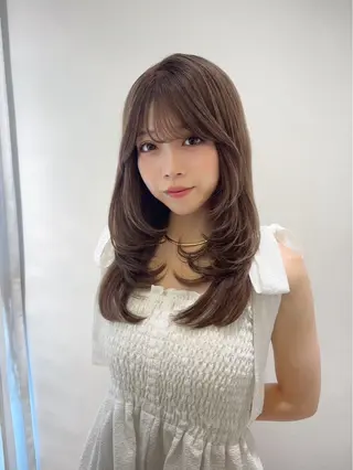 セミロング カラー ParveMix 岡本えりかのヘアスタイル