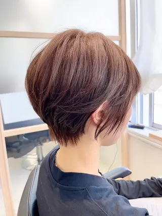 ショート 透明感カラー 山中のヘアスタイル