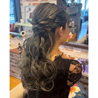 ロング ハイトーン/ ダブルカラー/透明感のヘアスタイル