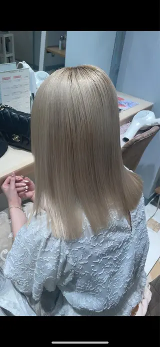 ミディアム 🥇KEN /レイヤー/艶カラーのヘアスタイル