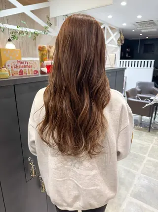 ロング カラー 細沼 葵のヘアスタイル
