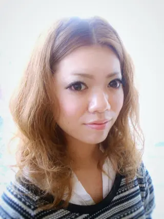 カラー パピヨンロゼ カラー特化/ブリーチのヘアスタイル