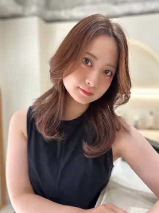 ミディアム カラー 韓国ヘア顔周りカット 艶髪ベージュtamaのヘアスタイル