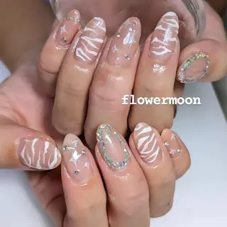 ネイル フラワー ムーンのネイルデザイン