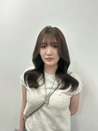 セミロング カラー 上品モテヘア🩶 karen🩶のヘアスタイル