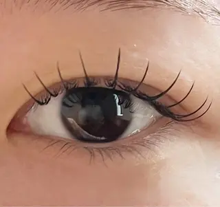 マツエク・マツパ トータルビューティサロン cure所属・鈴木 里奈のマツエク・マツパデザイン