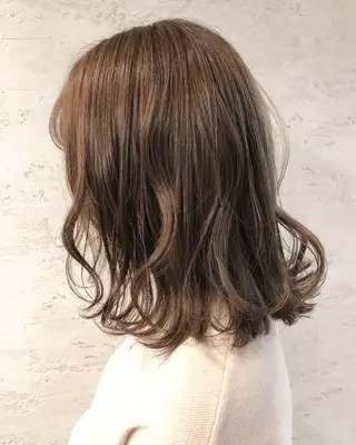 セミロング 女性に人気♪ はやしほのかのヘアスタイル