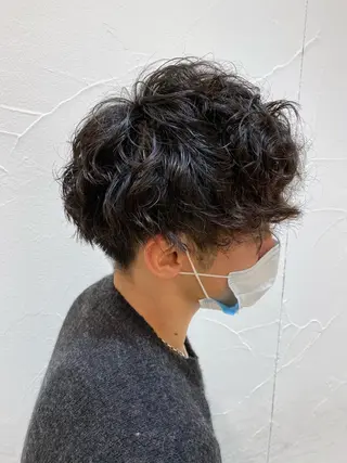 ミディアム パーマ メンズ メンズ特化型美容師 栗山勇人のヘアスタイル