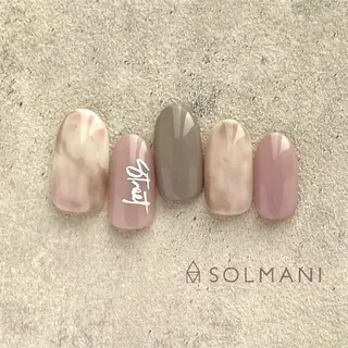 ネイル SOLMANI 予約担当のネイルデザイン