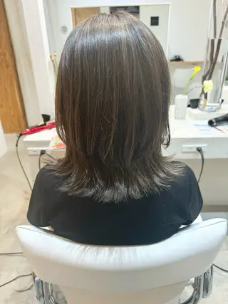 ミディアム カラー un【アン】所属・【un】 MANAのヘアスタイル