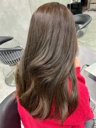 ロング 上田 エミのヘアスタイル