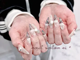 ネイル ✨Nailsalon Vi+✨のネイルデザイン