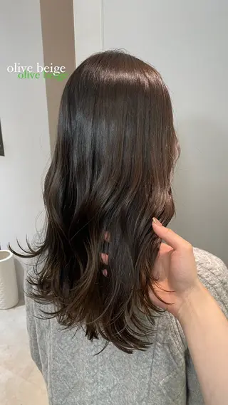 セミロング カラー ayano / 透明感・くすみカラーのヘアスタイル