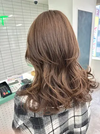 セミロング 💚透明感カラー💚 ♻️本間♻️のヘアスタイル