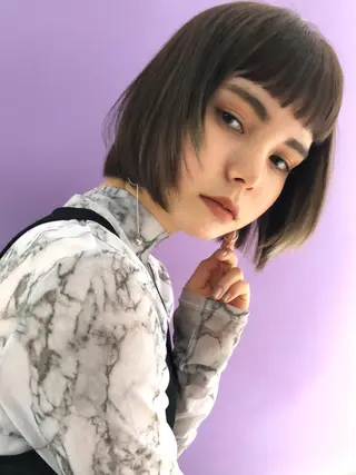 ショート カラー Loom.所属・村上雅人 ナチュラルモードのヘアスタイル