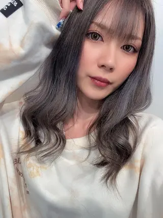 ミディアム カラー 西口徒歩20秒　寒色 カラーミディアムヘアのヘアスタイル