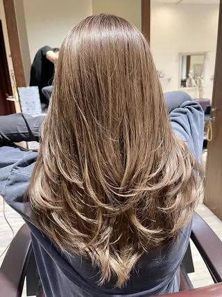 ミディアム カラー Che'ri所属・海外レイヤー/ レイヤーカット/和田のヘアスタイル