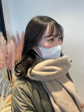 セミロング カラー yuika .のヘアスタイル