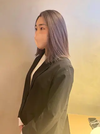 ミディアム ミルクティーベージュ outaのヘアスタイル