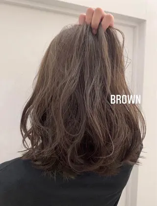 ミディアム カラー 渡辺 瑠美のヘアスタイル